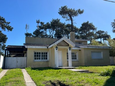 Casa a la Venta - Oportunidad a Reciclar - Excelente ubicación