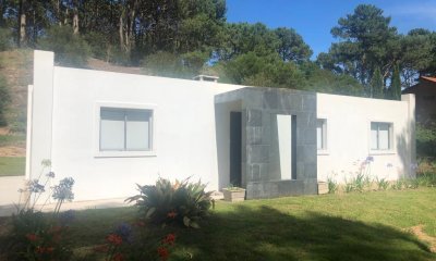 Oportunidad, casa con amplio terreno - Club del Lago