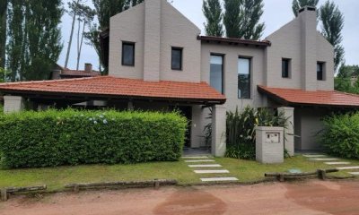 Duplex en barrio privado de Punta del Este a un precio increible.