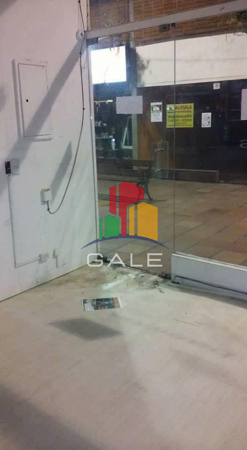 Local Comercial ID.1015 - Local 22 m2 , en Centro Maldonado - Maldonado