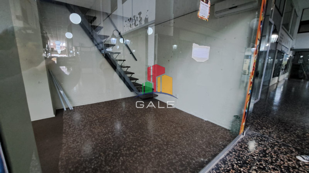 Local Comercial ID.2321 - Local muy amplio en Peninsula