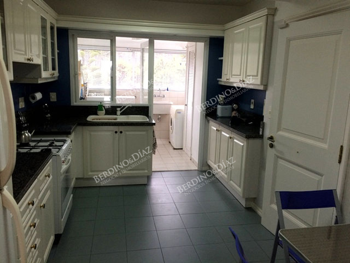 Apartamento ID.1080 - Apartamento Impecable en San Rafael, frente a Playa Brava