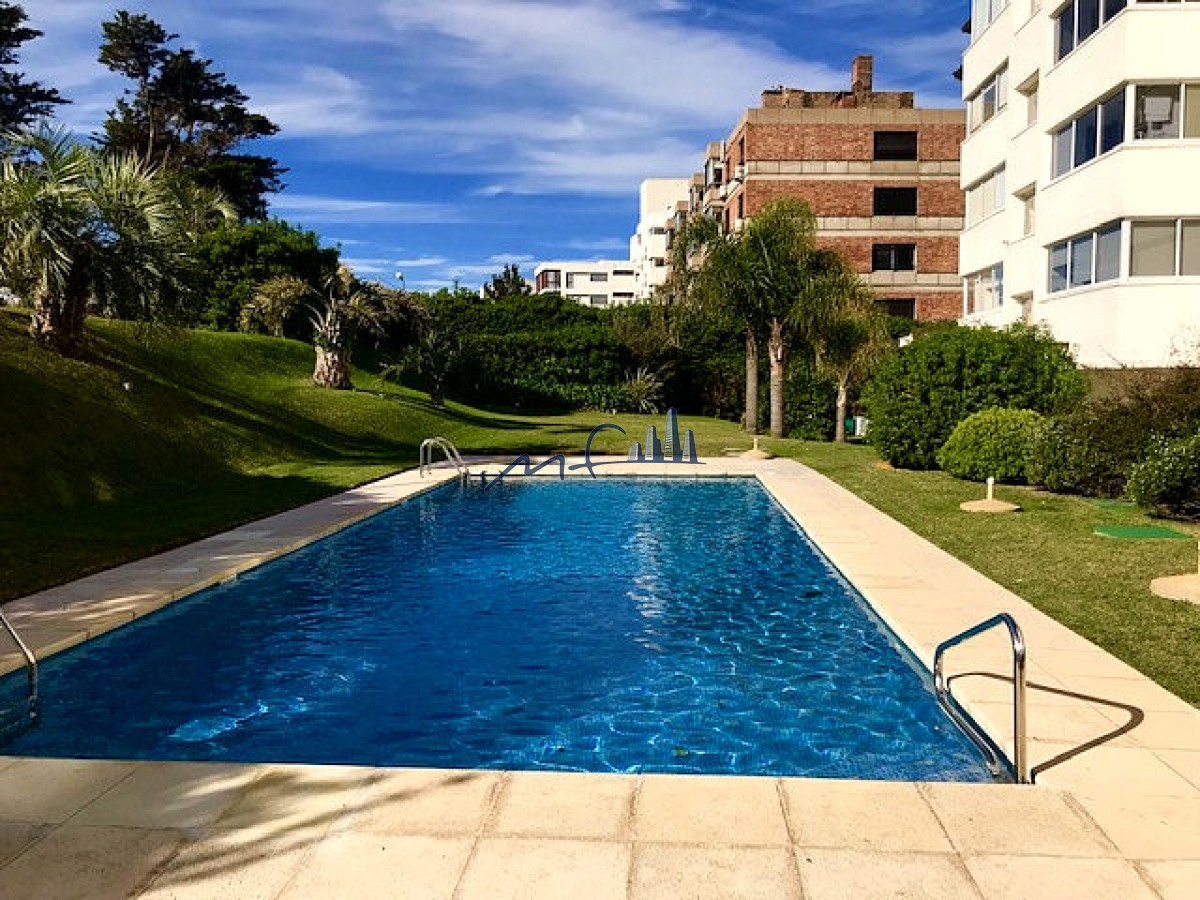Apartamento ID.399 - Impecable apartamento en San Rafael, frente a Playa Brava. 4 Suites