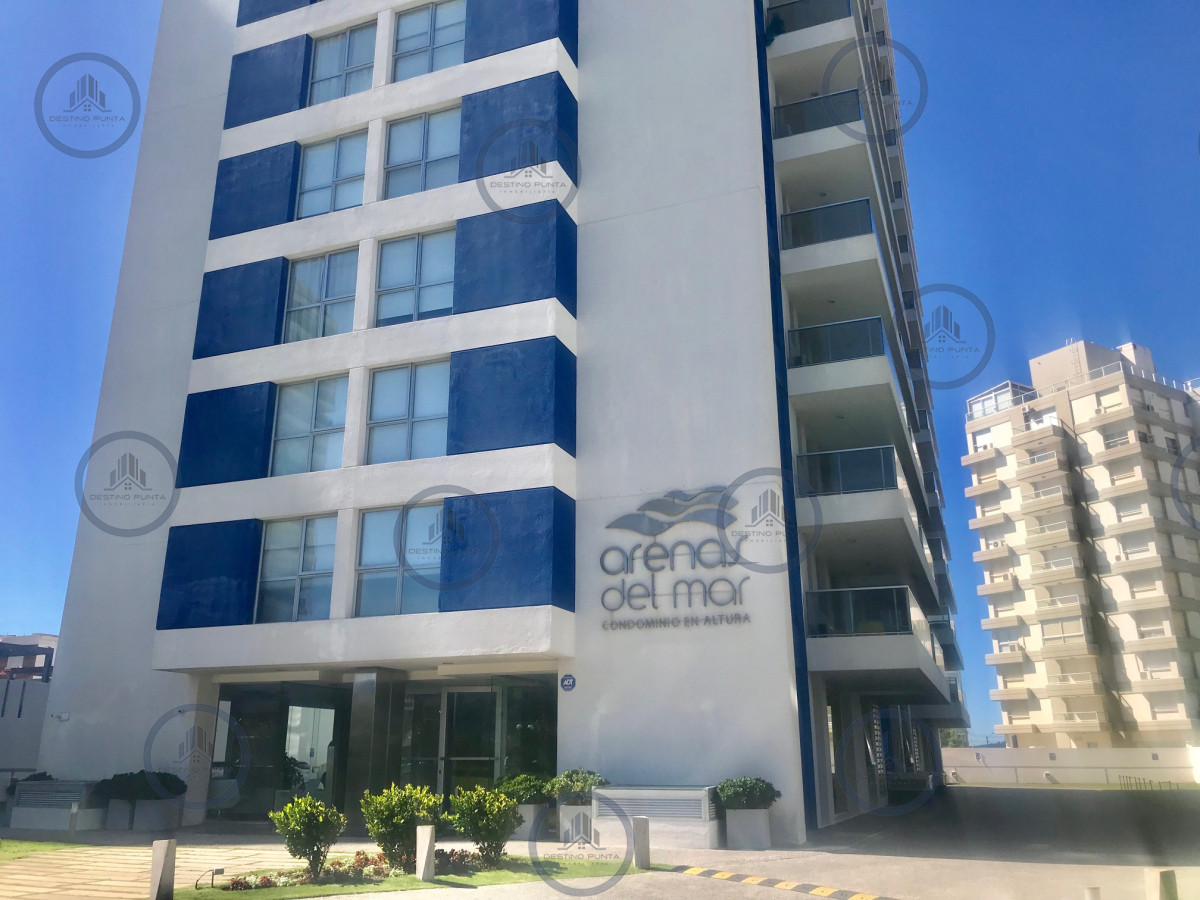 Apartamento en Alquiler Anual Torre con Servicios. 2 Dormitorios con Vista al Mar — fotografía 1
