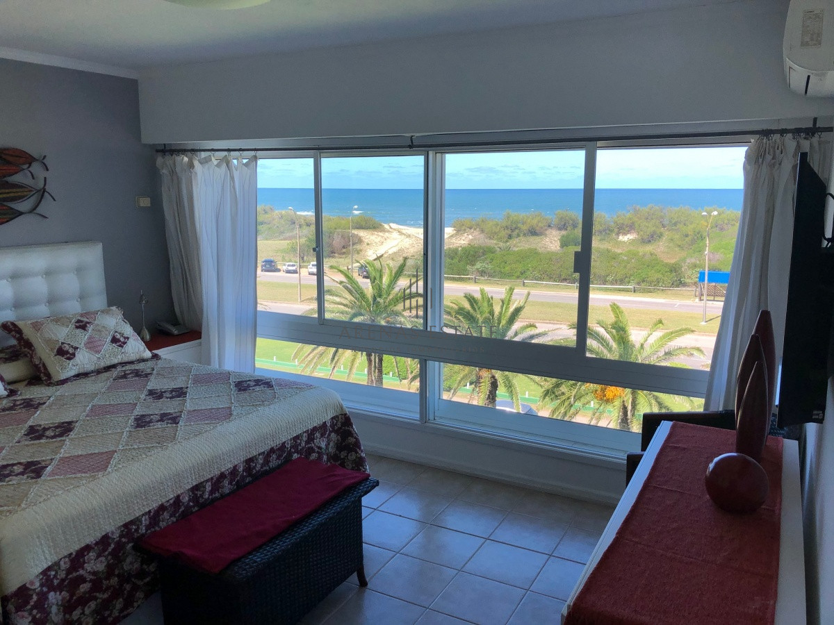 Apartamento ID.672 - Impecable apartamento en San Rafael, frente a Playa Brava. 4 Suites