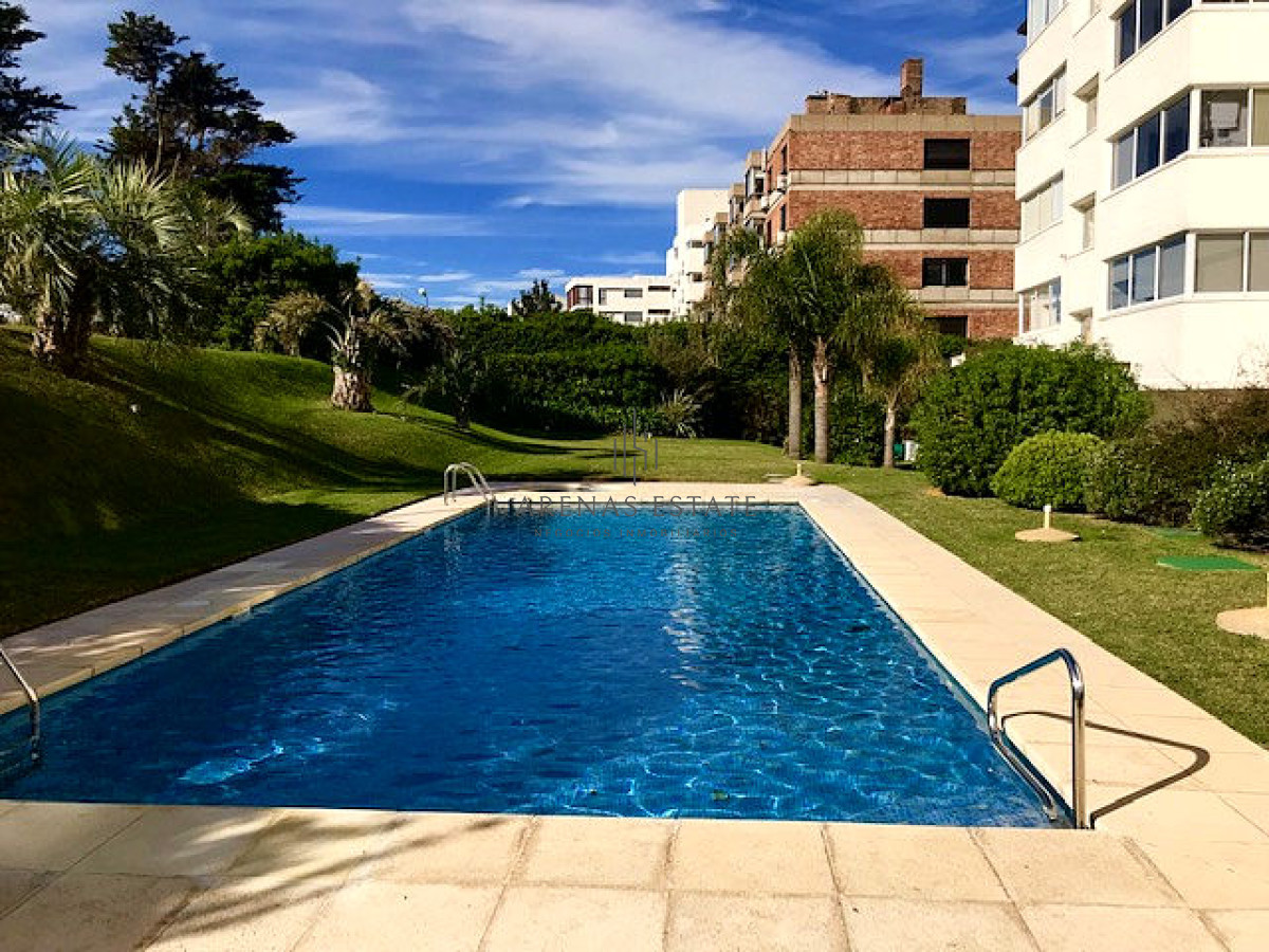 Apartamento ID.672 - Impecable apartamento en San Rafael, frente a Playa Brava. 4 Suites