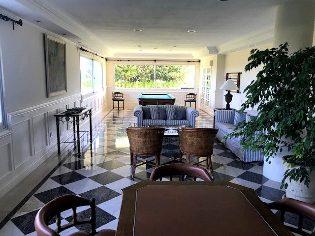 Apartamento ID.672 - Impecable apartamento en San Rafael, frente a Playa Brava. 4 Suites