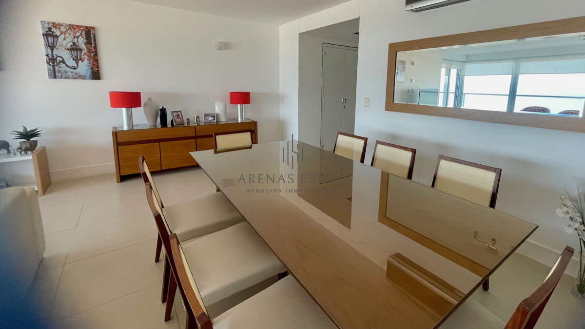 Apartamento ID.673 - Apartamento en venta frente a Playa Brava