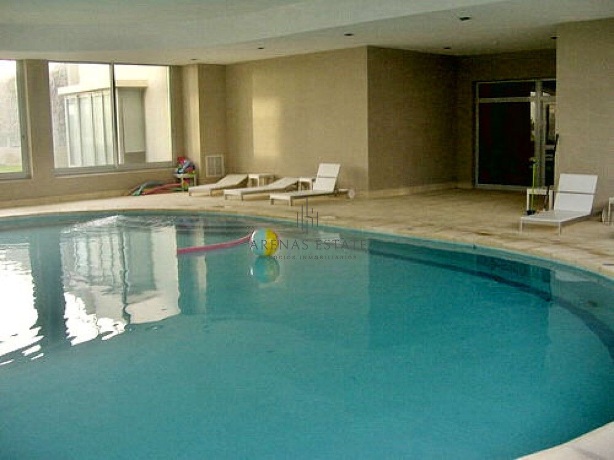 Apartamento ID.673 - Apartamento en venta frente a Playa Brava