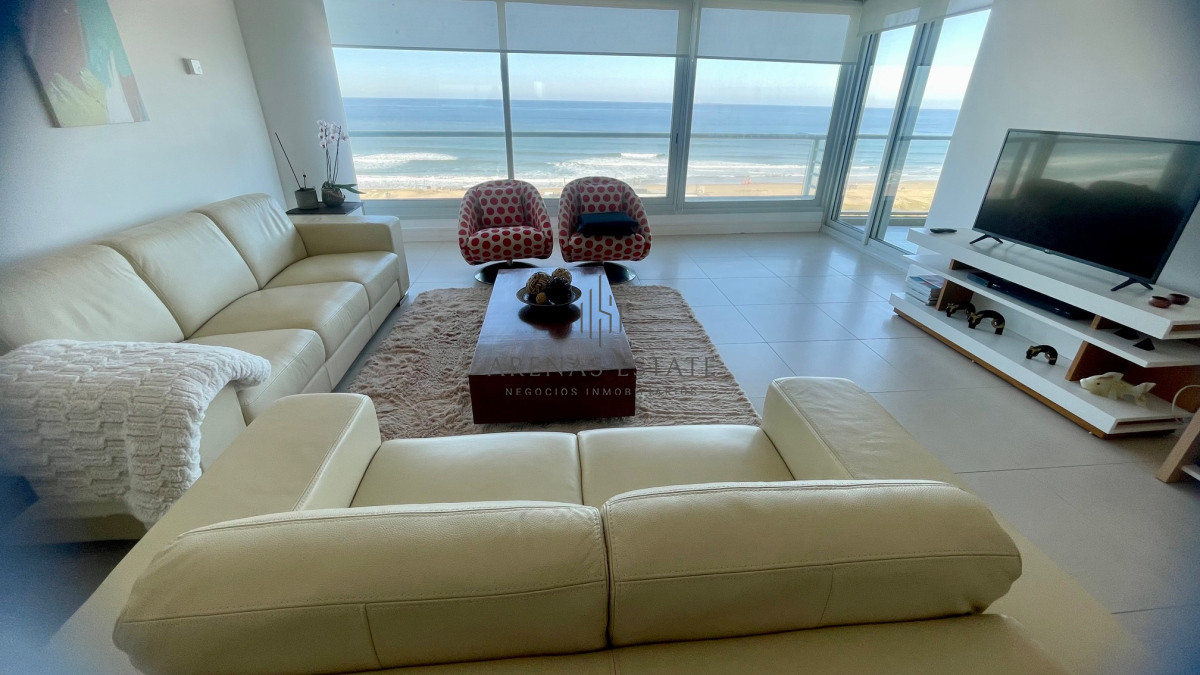 Apartamento ID.673 - Apartamento en venta frente a Playa Brava