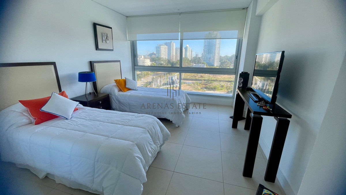 Apartamento ID.673 - Apartamento en venta frente a Playa Brava