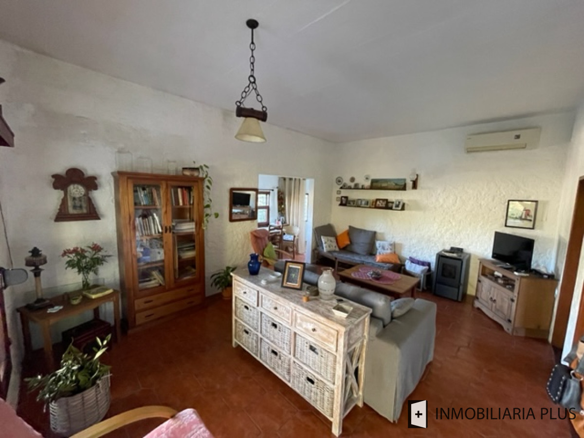 Casa ID.849 - Venta de Casa con 703 m2 Terreno con 2 Dormitorios 2 Baños en Pinares C849