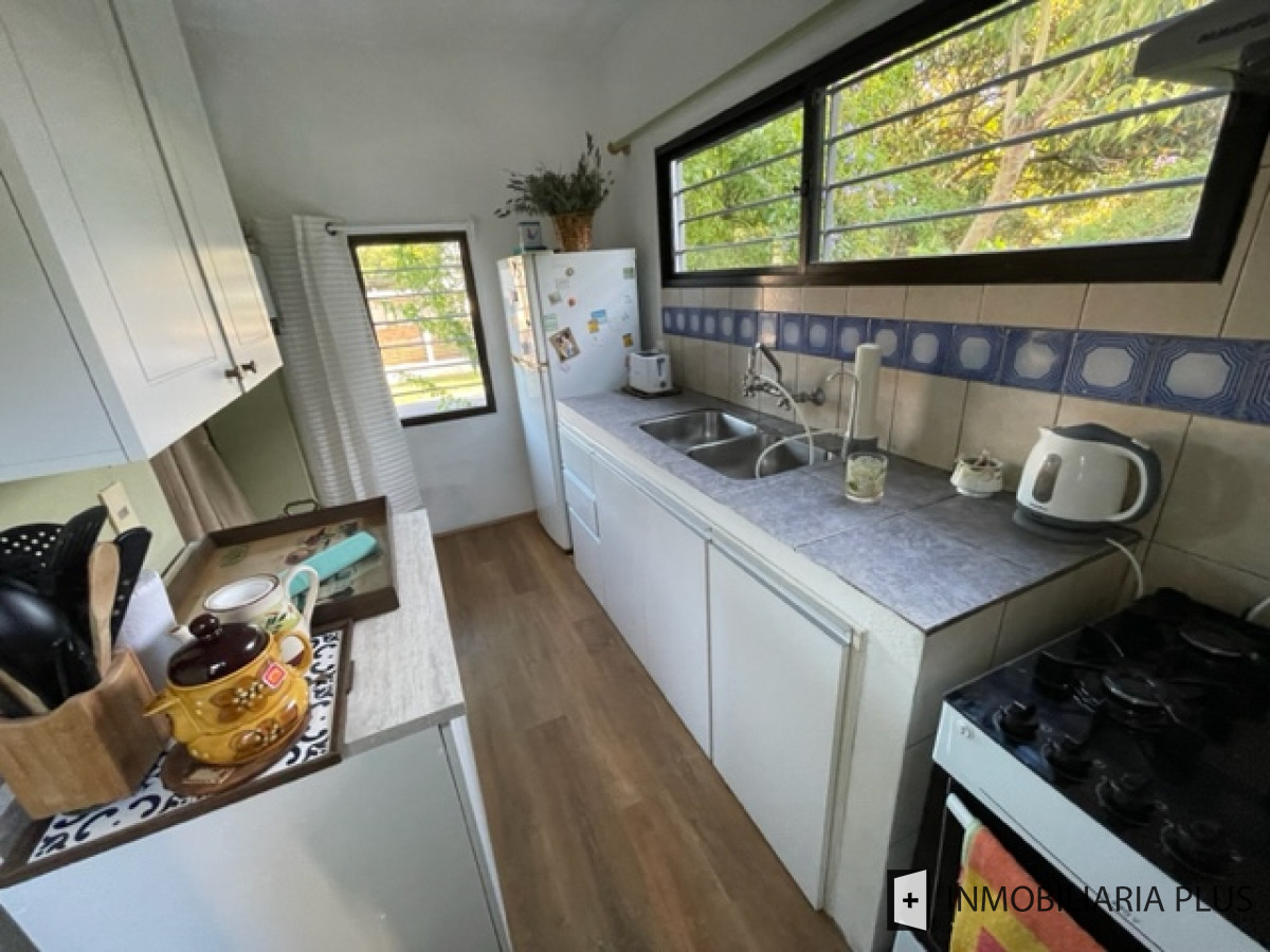 Casa ID.849 - Venta de Casa con 703 m2 Terreno con 2 Dormitorios 2 Baños en Pinares C849