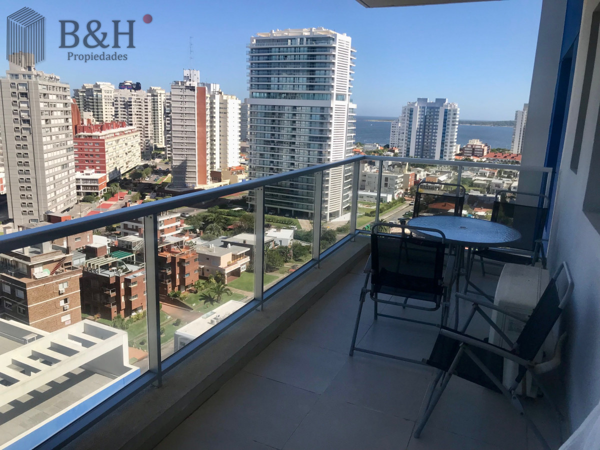 Apartamento ID.6984 - Apartamento en Alquiler Anual   Torre Nueva con Servicios. Vista al Mar