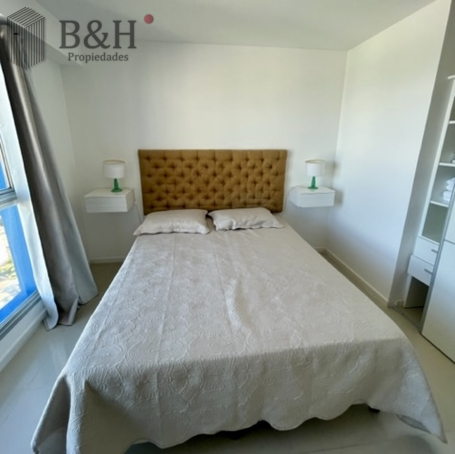 Apartamento ID.6984 - Apartamento en Alquiler Anual   Torre Nueva con Servicios. Vista al Mar