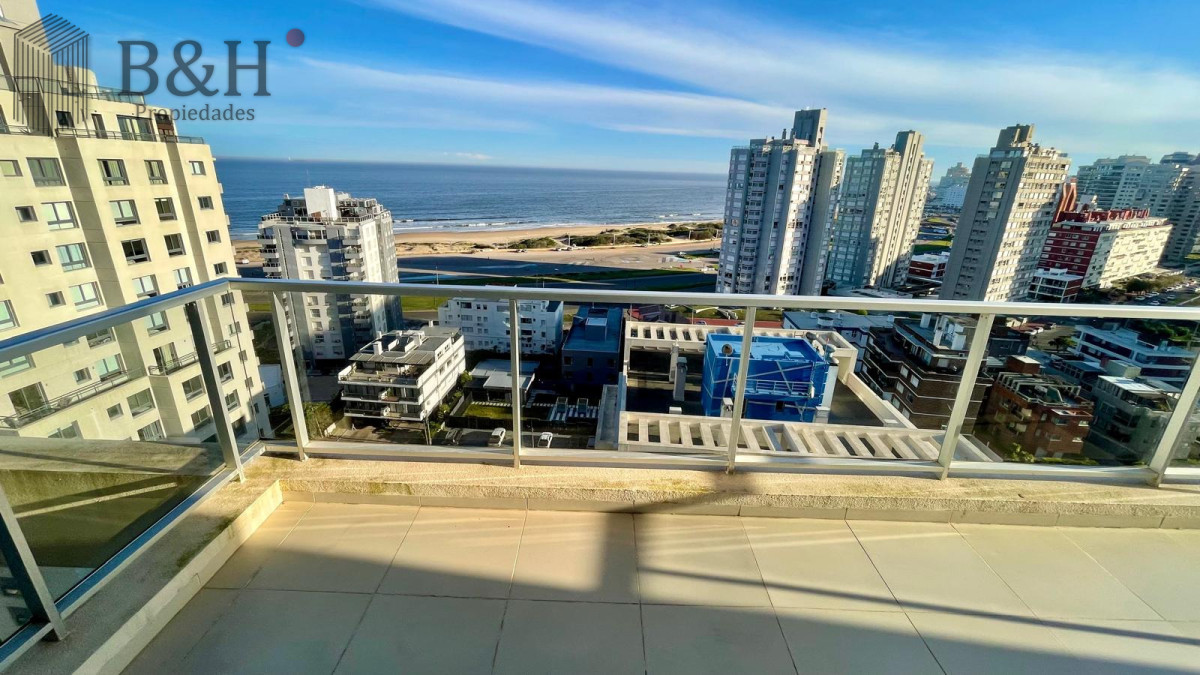 Apartamento ID.6984 - Apartamento en Alquiler Anual   Torre Nueva con Servicios. Vista al Mar
