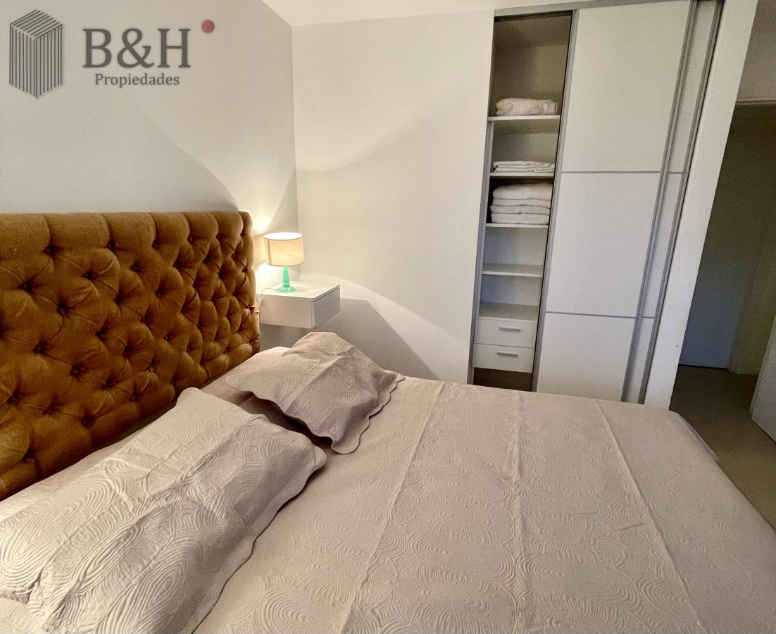 Apartamento ID.6984 - Apartamento en Alquiler Anual   Torre Nueva con Servicios. Vista al Mar