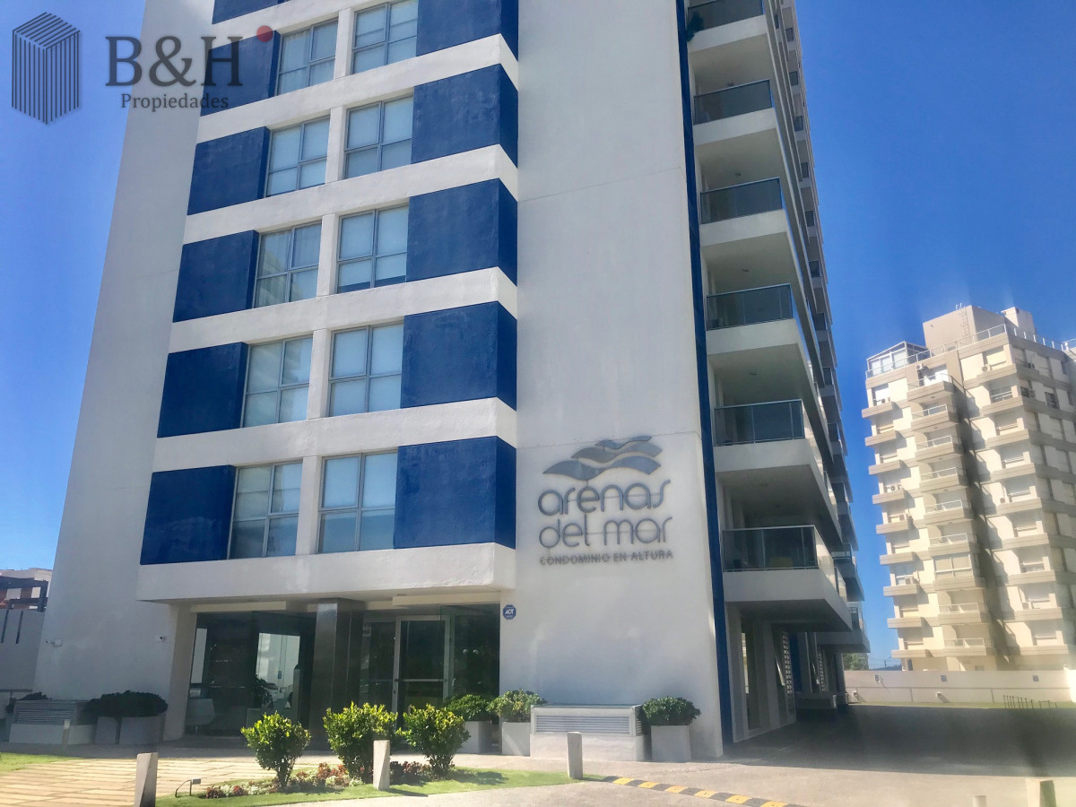 Apartamento ID.6984 - Apartamento en Alquiler Anual   Torre Nueva con Servicios. Vista al Mar
