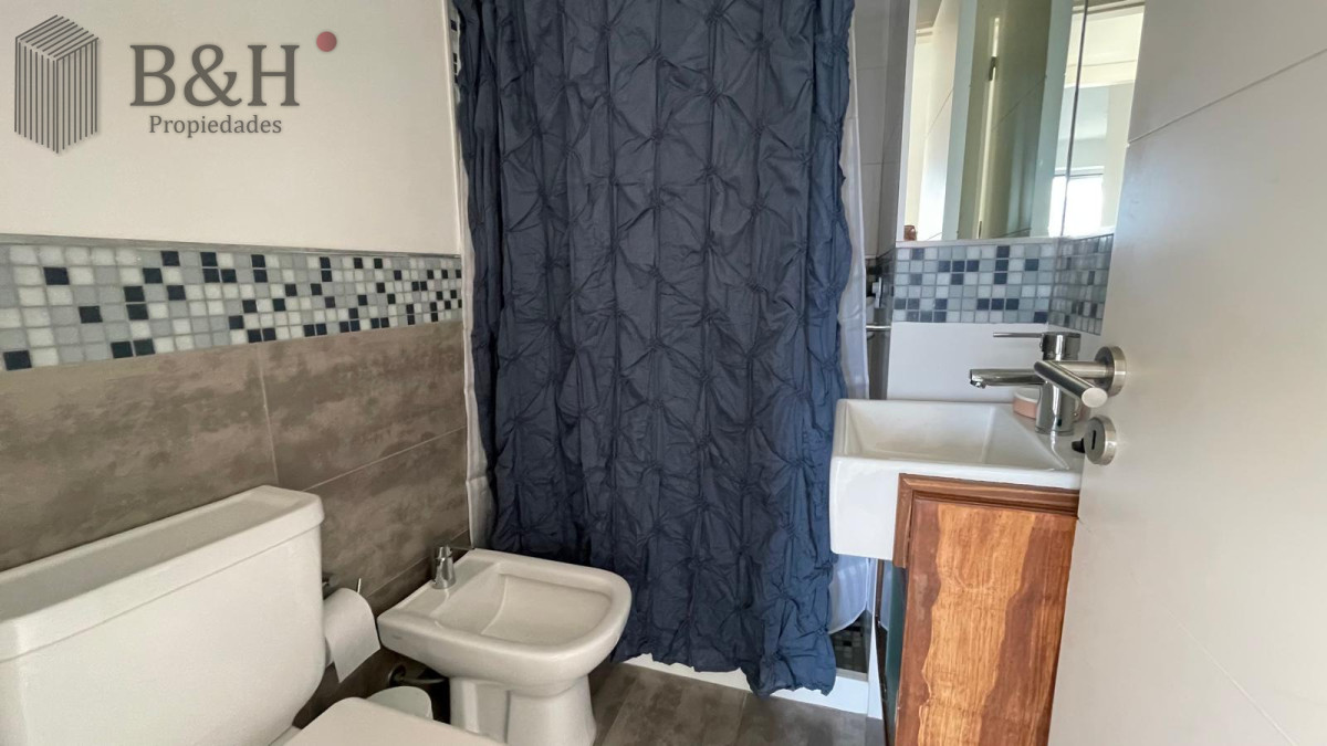 Apartamento ID.6984 - Apartamento en Alquiler Anual   Torre Nueva con Servicios. Vista al Mar