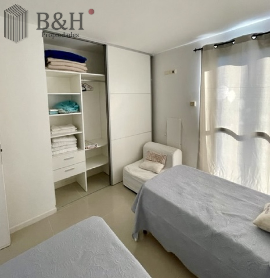 Apartamento ID.6984 - Apartamento en Alquiler Anual   Torre Nueva con Servicios. Vista al Mar