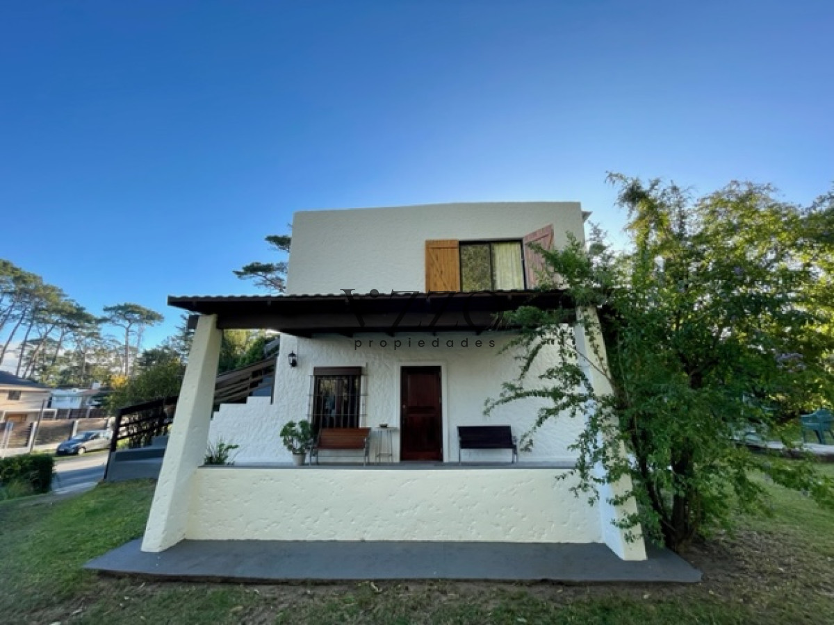 Casa ID.578/Venta-de-Casa-en-Pinares.-Destino-Vivienda-o-Comercio - Venta de Casa en Pinares. Destino Vivienda o Comercio