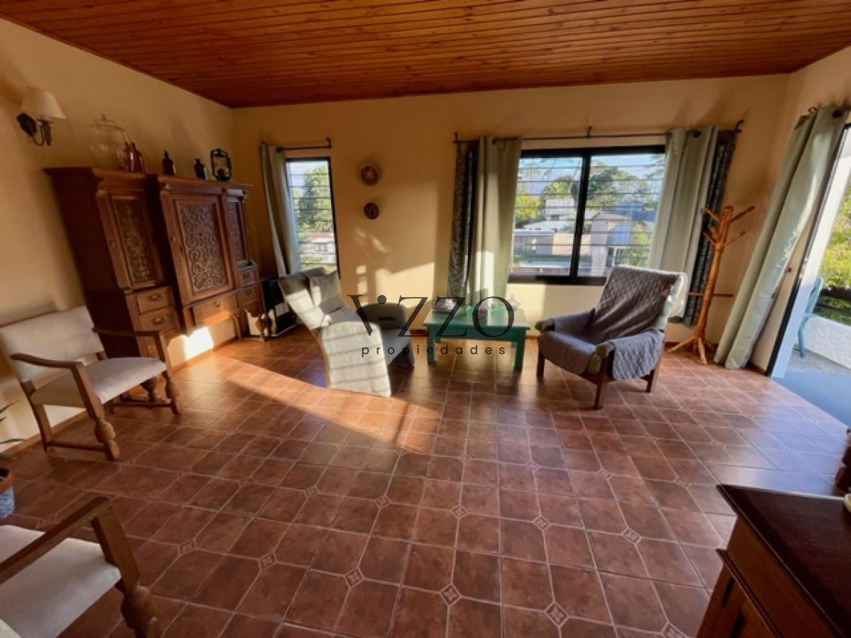 Casa ID.578/Venta-de-Casa-en-Pinares.-Destino-Vivienda-o-Comercio - Venta de Casa en Pinares. Destino Vivienda o Comercio