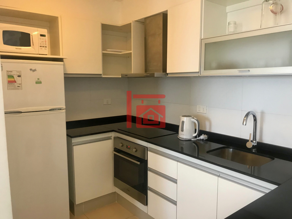 Apartamento ID.564 - Apartamento en Alquiler Anual   Torre Nueva con Servicios. Vista al Mar