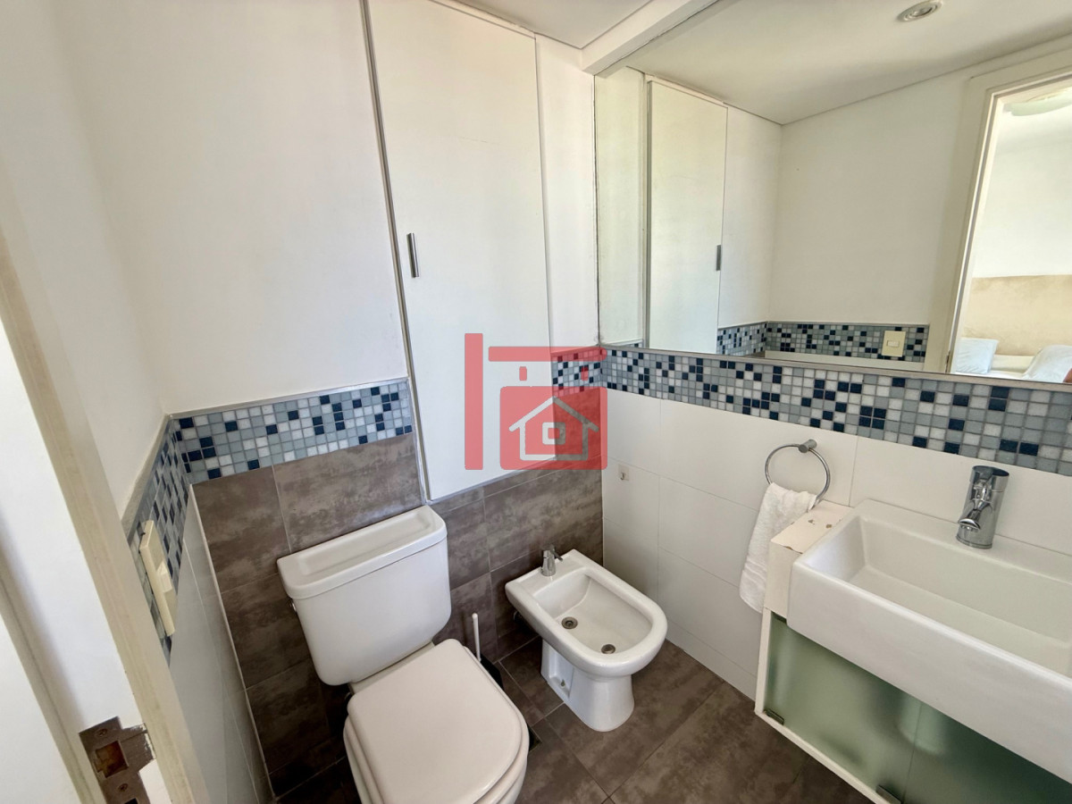 Apartamento ID.564 - Apartamento en Alquiler Anual   Torre Nueva con Servicios. Vista al Mar