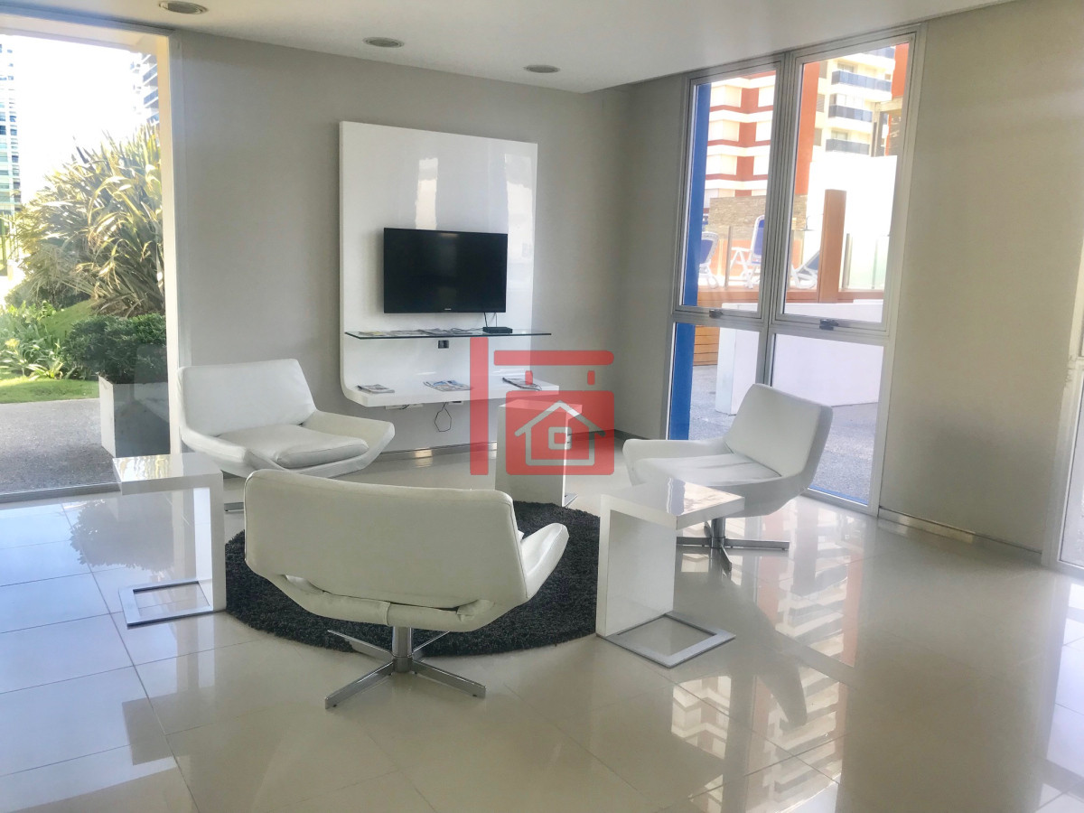 Apartamento ID.564 - Apartamento en Alquiler Anual   Torre Nueva con Servicios. Vista al Mar