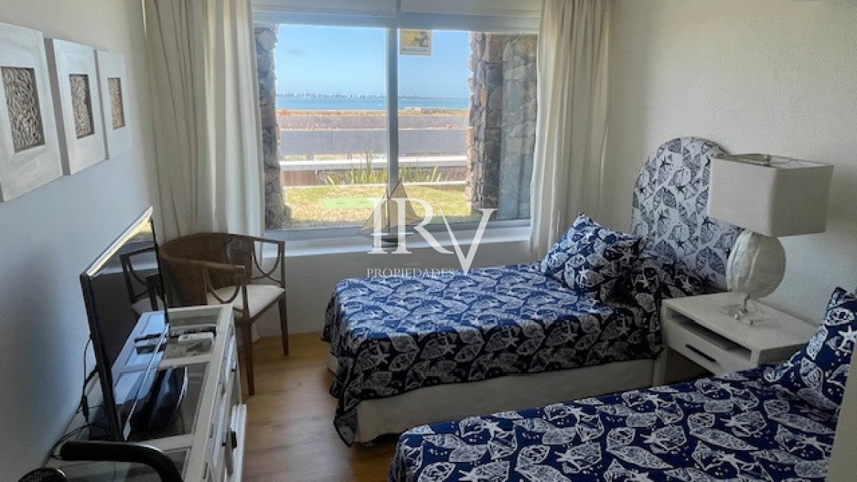 Apartamento ID.764 - Oportunidad en Punta Ballena. Venta de Apartamento Duplex tipo Casa
