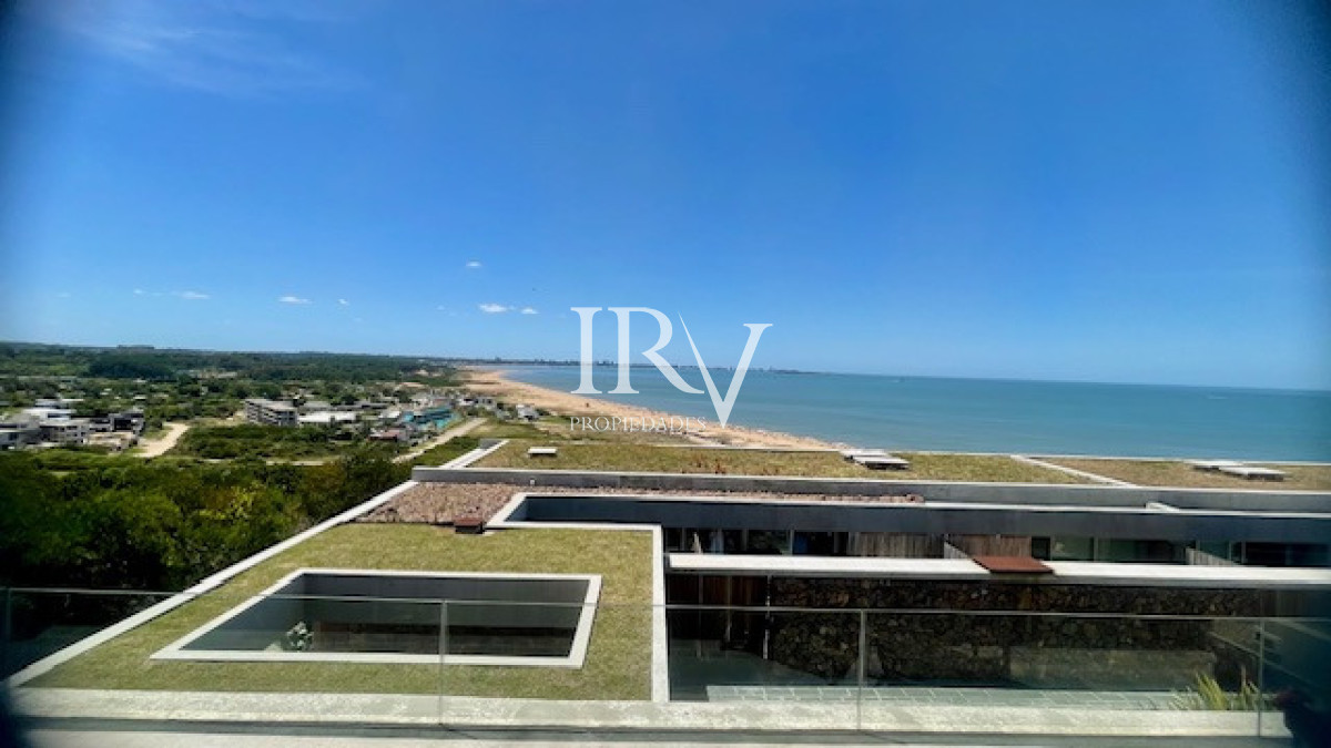 Apartamento ID.764 - Oportunidad en Punta Ballena. Venta de Apartamento Duplex tipo Casa
