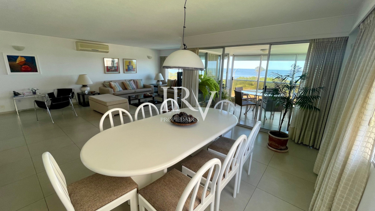 Apartamento ID.121 - Pda 6 Playa Mansa Punta del Este. Disponible 1er quincena de enero