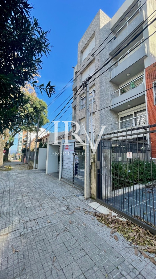 Apartamento ID.149 - Venta de Apartamento 1 ambiente, garaje y renta anual vigente. Zona Puerto del Buceo