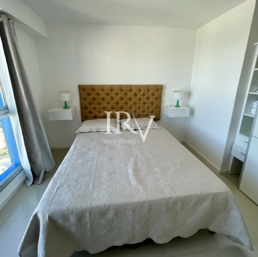 Apartamento ID.442 - Apartamento en Alquiler Anual   Torre Nueva con Servicios. Vista al Mar