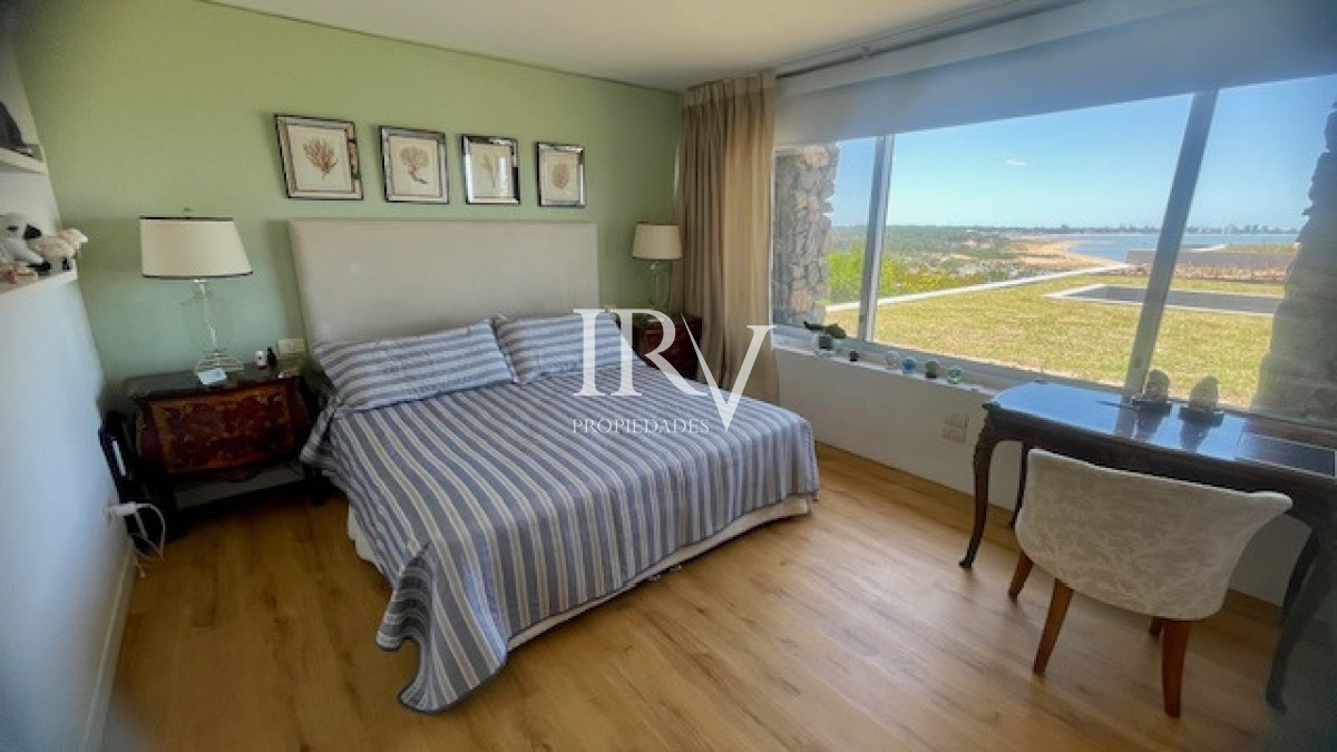 Apartamento ID.764 - Oportunidad en Punta Ballena. Venta de Apartamento Duplex tipo Casa