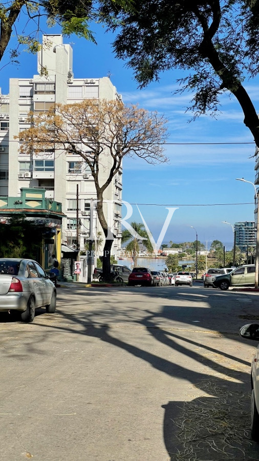 Apartamento ID.149 - Venta de Apartamento 1 ambiente, garaje y renta anual vigente. Zona Puerto del Buceo