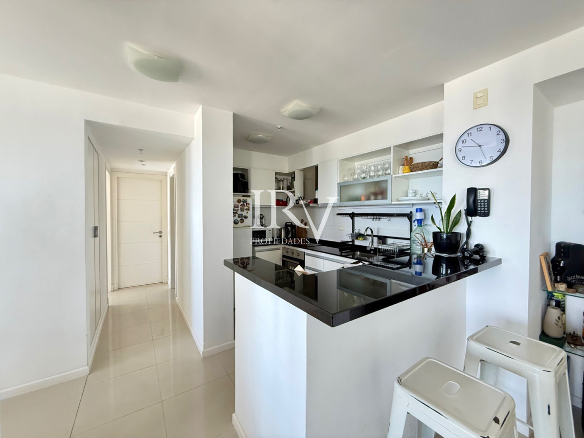 Apartamento ID.442 - Apartamento en Alquiler Anual   Torre Nueva con Servicios. Vista al Mar