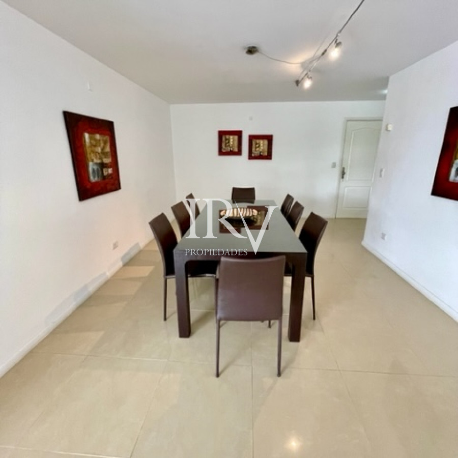 Apartamento ID.126 - Oportunidad Real. Apartamento en Venta a 50m de la Playa Brava en Punta del Este