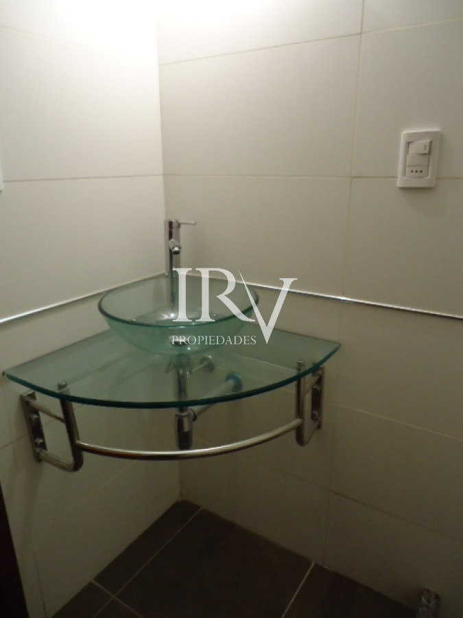 Apartamento ID.149 - Venta de Apartamento 1 ambiente, garaje y renta anual vigente. Zona Puerto del Buceo