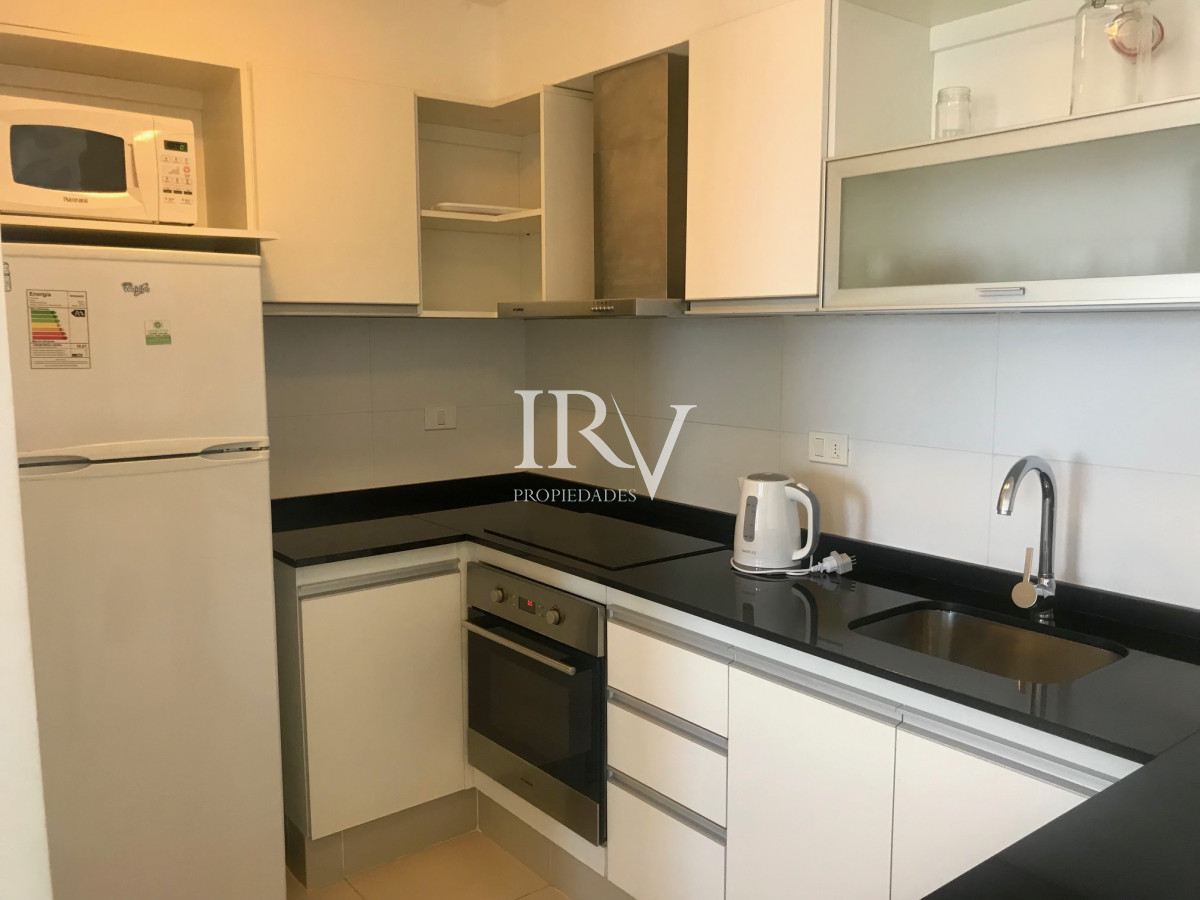 Apartamento ID.442 - Apartamento en Alquiler Anual   Torre Nueva con Servicios. Vista al Mar