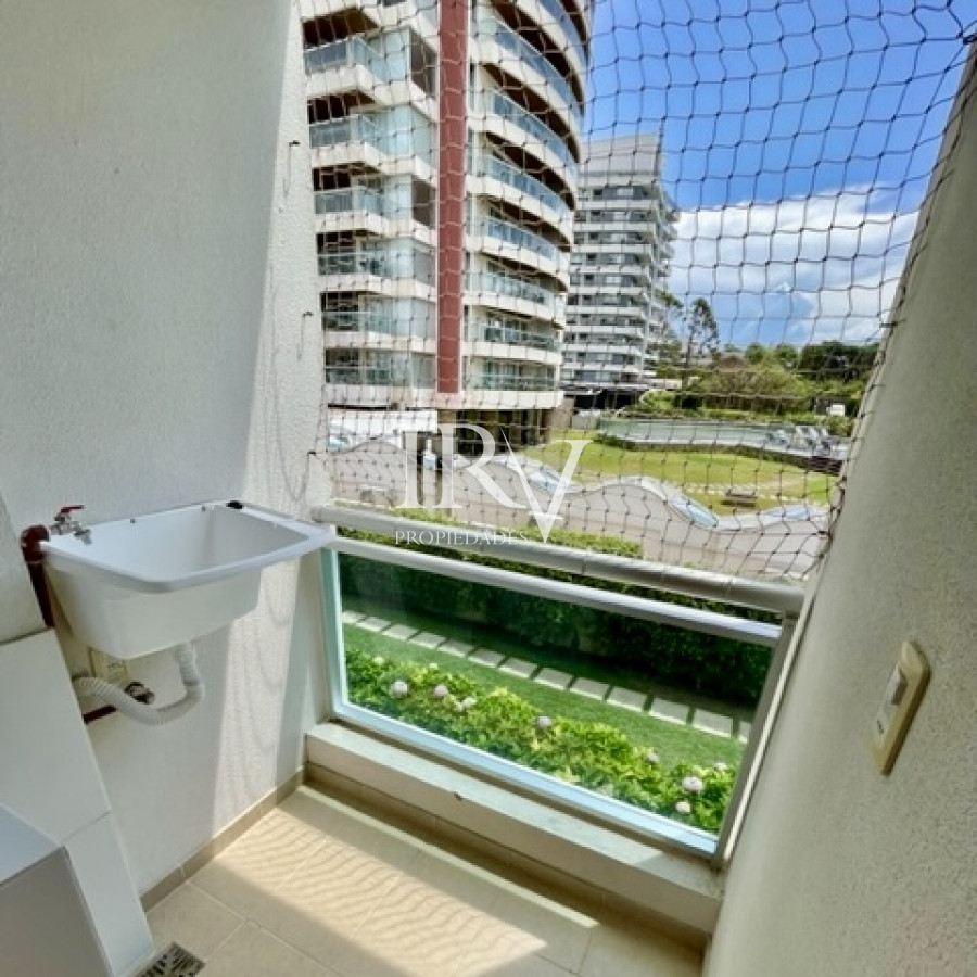 Apartamento ID.126 - Oportunidad Real. Apartamento en Venta a 50m de la Playa Brava en Punta del Este