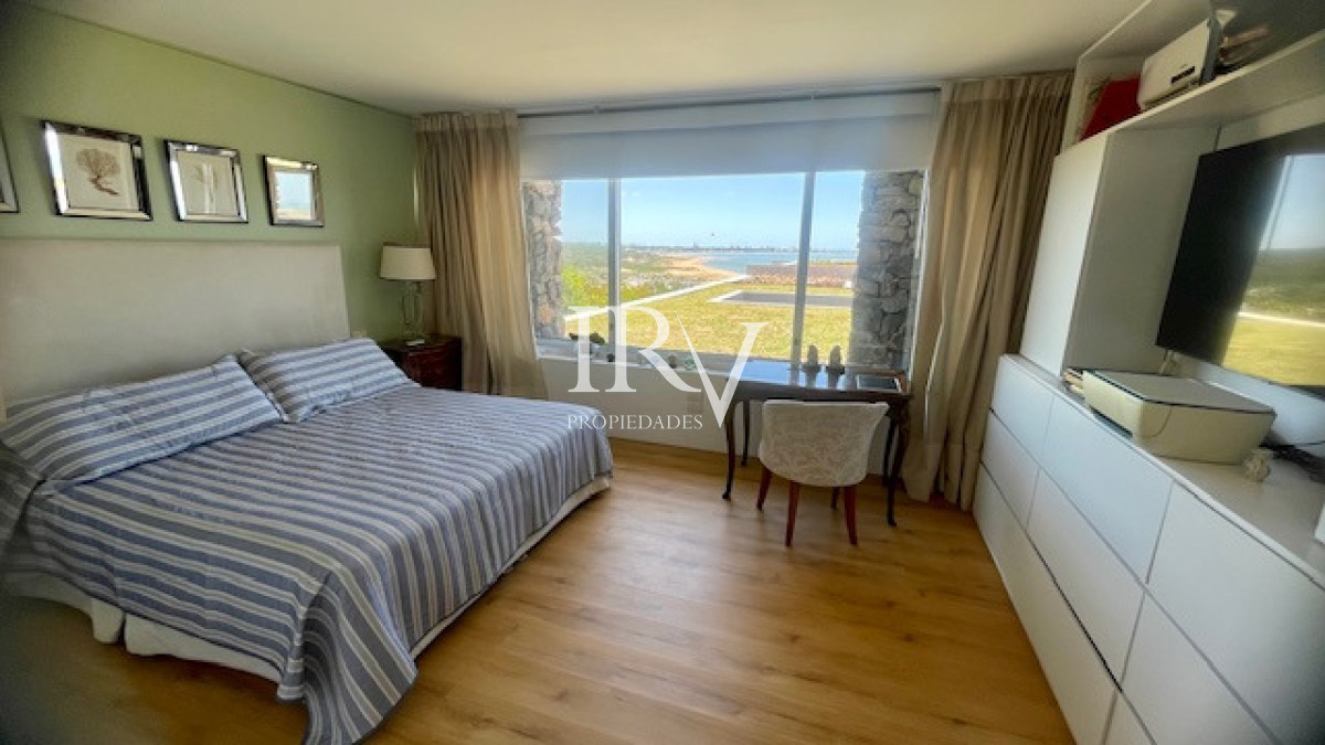 Apartamento ID.764 - Oportunidad en Punta Ballena. Venta de Apartamento Duplex tipo Casa