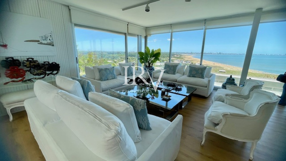 Apartamento ID.764 - Oportunidad en Punta Ballena. Venta de Apartamento Duplex tipo Casa