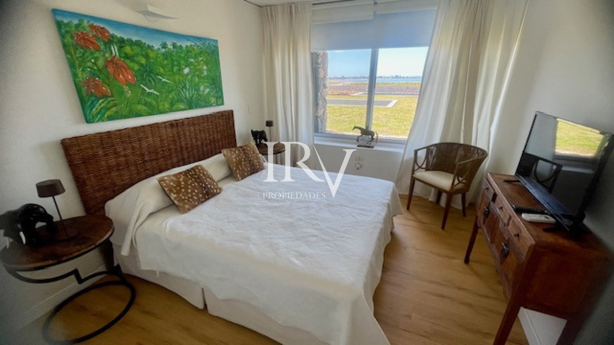 Apartamento ID.764 - Oportunidad en Punta Ballena. Venta de Apartamento Duplex tipo Casa