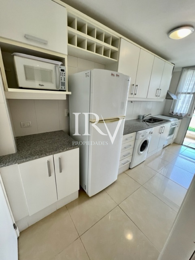 Apartamento ID.126 - Oportunidad Real. Apartamento en Venta a 50m de la Playa Brava en Punta del Este
