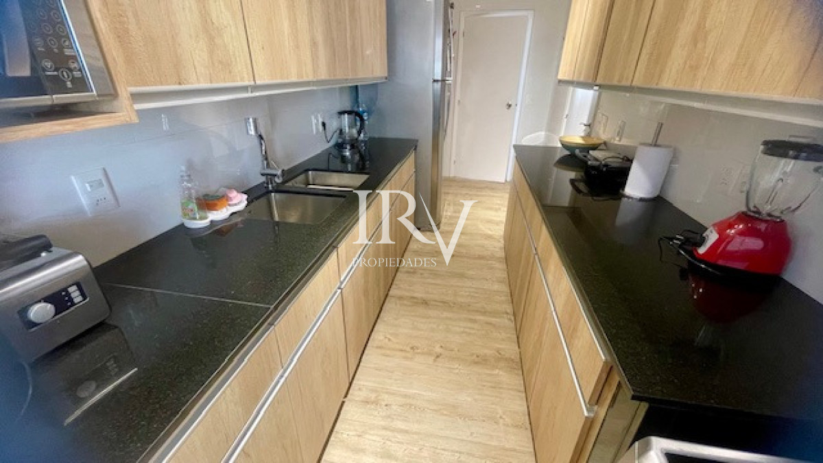 Apartamento ID.919 - Venta de Apartamento a Nuevo en Península, vista al Puerto de Punta del Este 