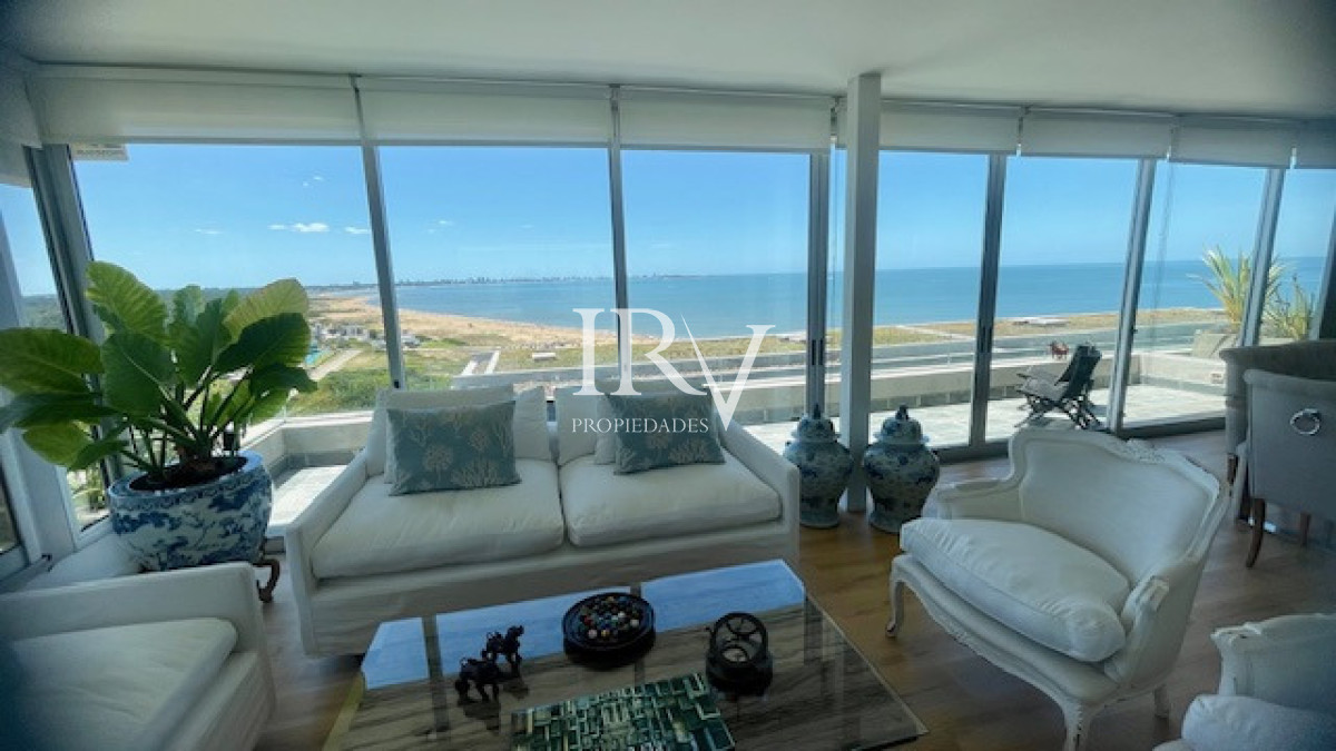 Apartamento ID.764 - Oportunidad en Punta Ballena. Venta de Apartamento Duplex tipo Casa