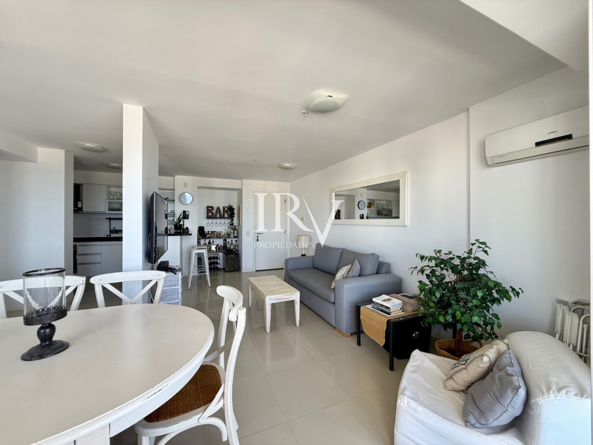 Apartamento ID.442 - Apartamento en Alquiler Anual   Torre Nueva con Servicios. Vista al Mar