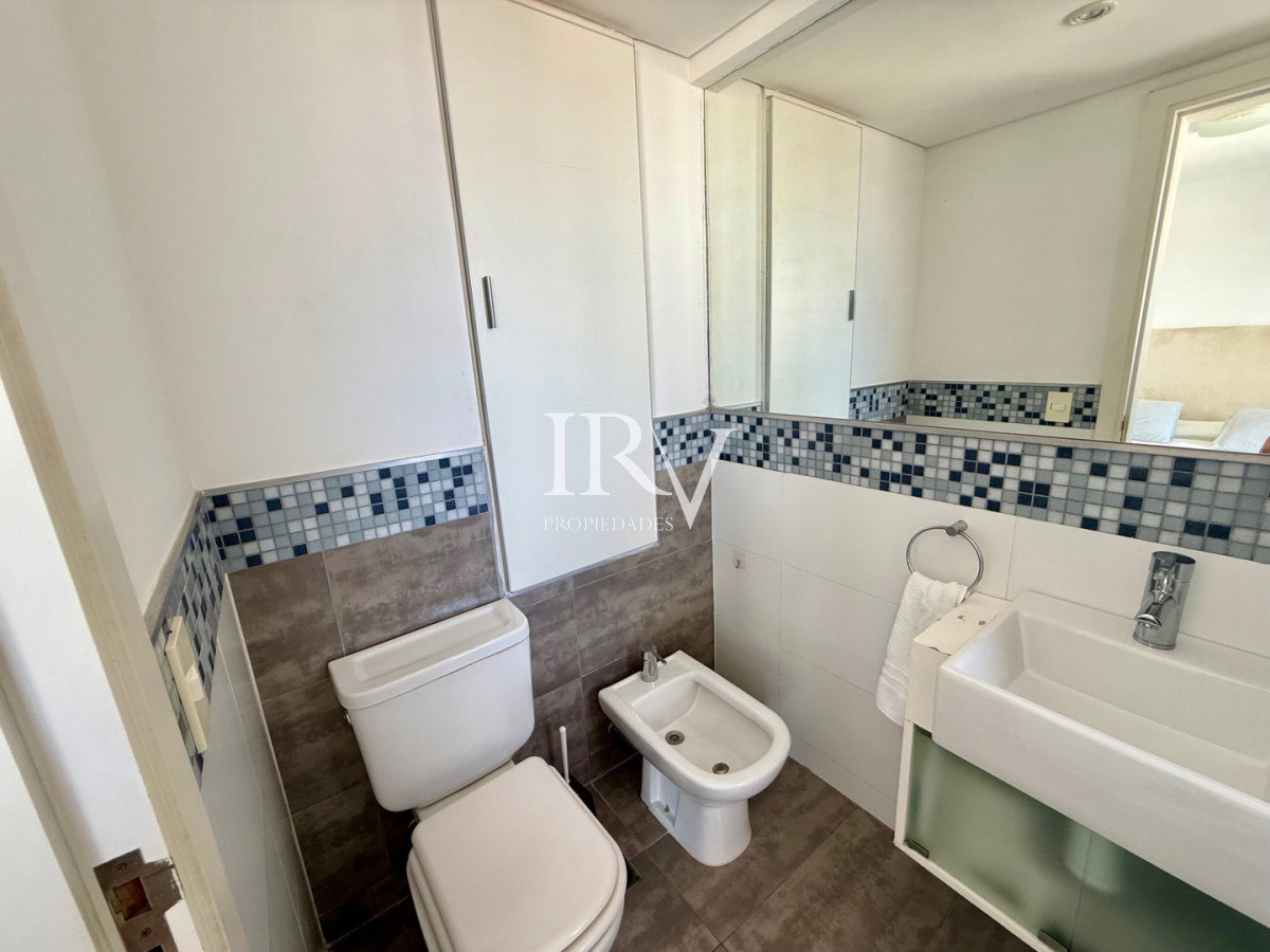 Apartamento ID.442 - Apartamento en Alquiler Anual   Torre Nueva con Servicios. Vista al Mar