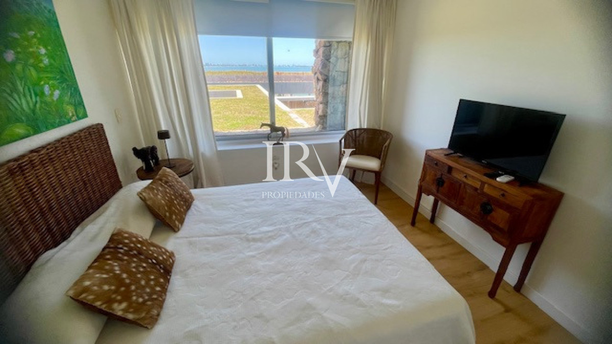 Apartamento ID.764 - Oportunidad en Punta Ballena. Venta de Apartamento Duplex tipo Casa